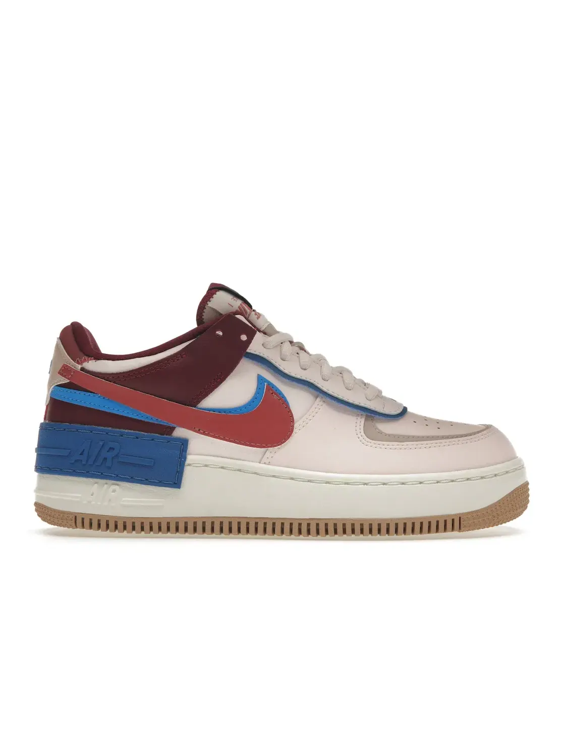 Женские кроссовки Lifestyle с перфорацией Nike Air Force 1 Low Shadow — изображение 1 из 4, светлый розовый//красный