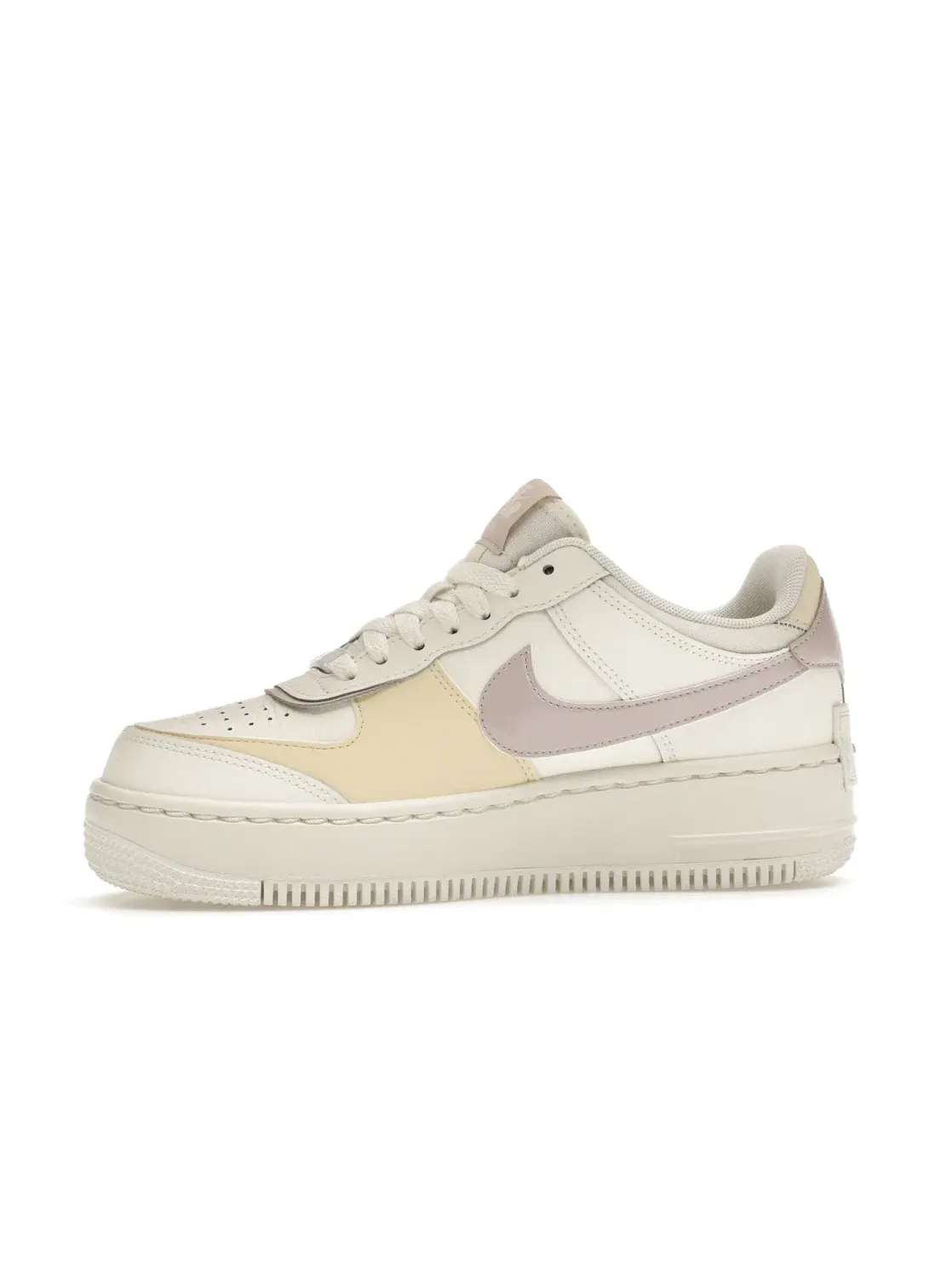 Женские кроссовки с перфорацией Nike Air Force 1 Low Shadow — изображение 3 из 4, платиновый фиолетовый