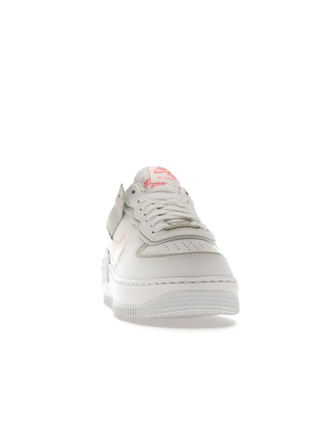 Женские кроссовки с перфорацией Nike Air Force 1 Low Shadow — изображение 2 из 4, белый/яркий/белый