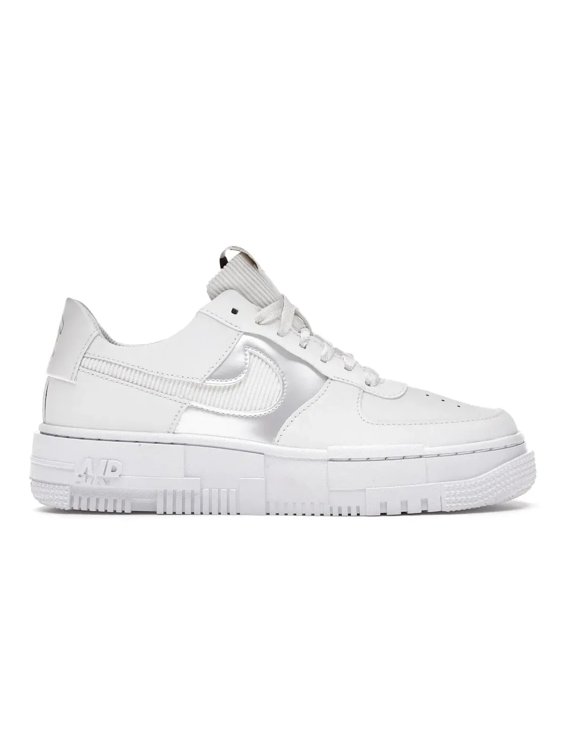 Женские кроссовки с кожаным верхом Nike Air Force 1 Low Pixel — изображение 1 из 4, белый/белый
