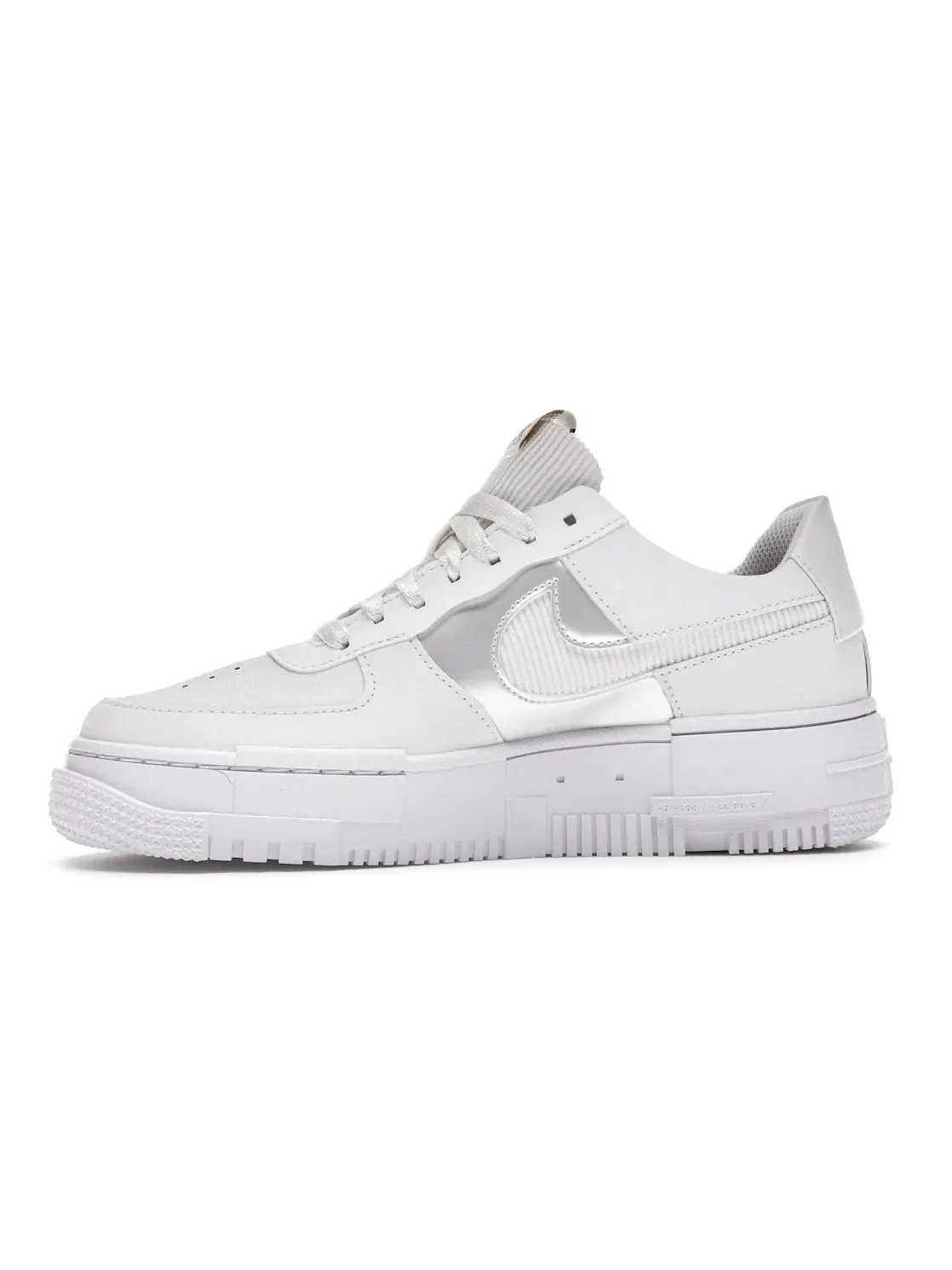 Женские кроссовки с кожаным верхом Nike Air Force 1 Low Pixel — изображение 3 из 4, белый/белый