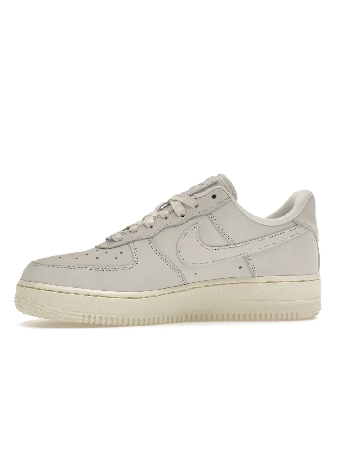 Женские кроссовки Lifestyle Nike Air Force 1 Low — изображение 3 из 4, белый