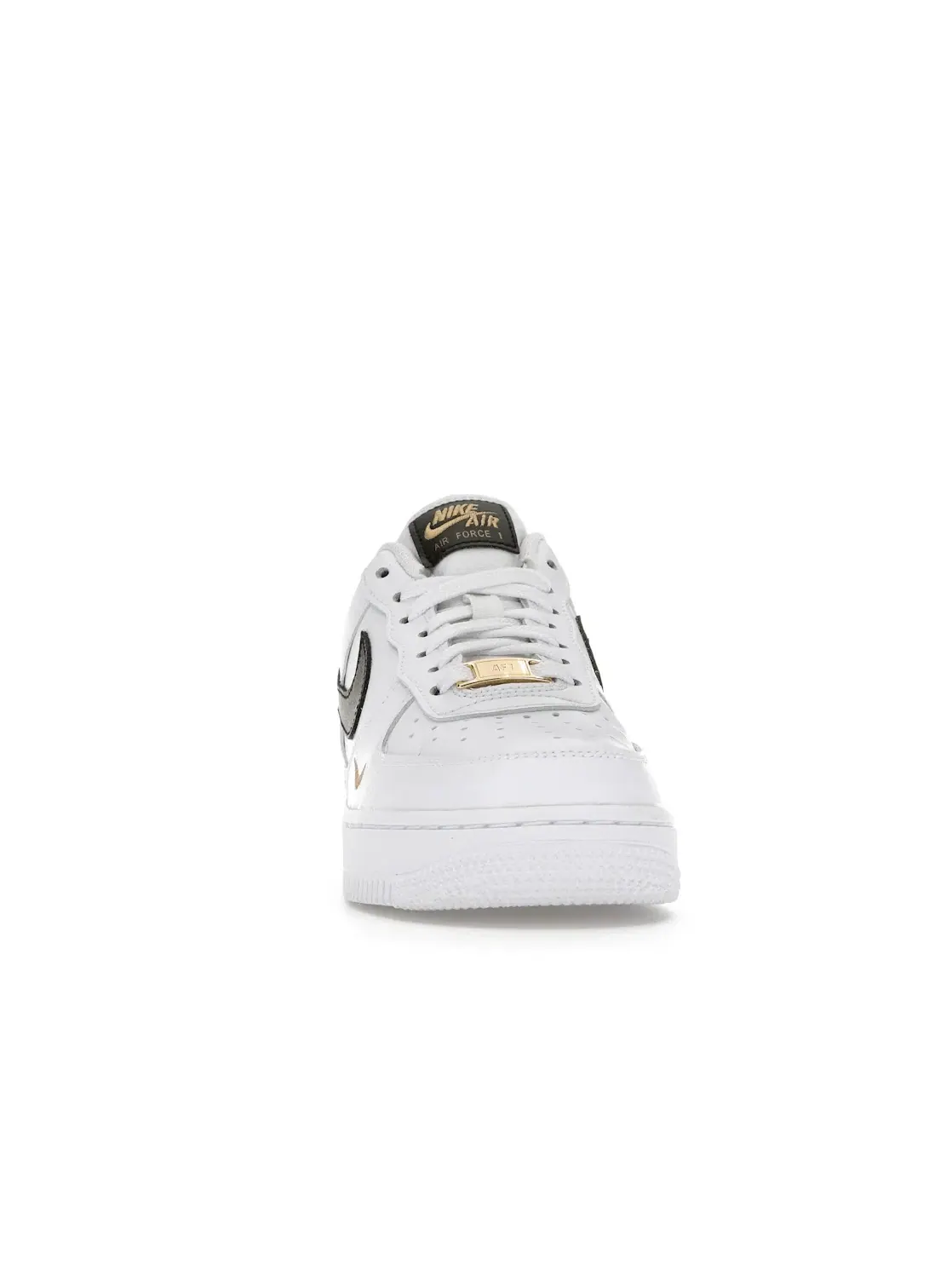 Женские кроссовки Lifestyle с кожаным верхом Nike Air Force 1 Low '07 Essential — изображение 2 из 4