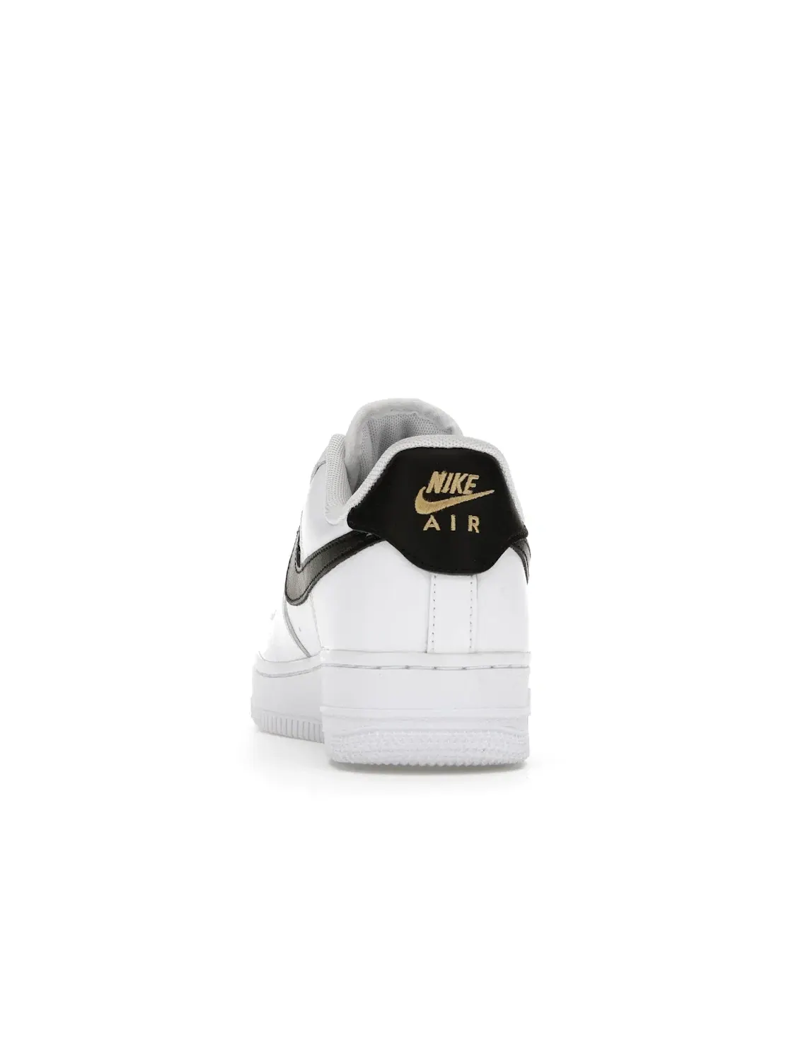 Женские кроссовки Lifestyle с кожаным верхом Nike Air Force 1 Low '07 Essential — изображение 4 из 4