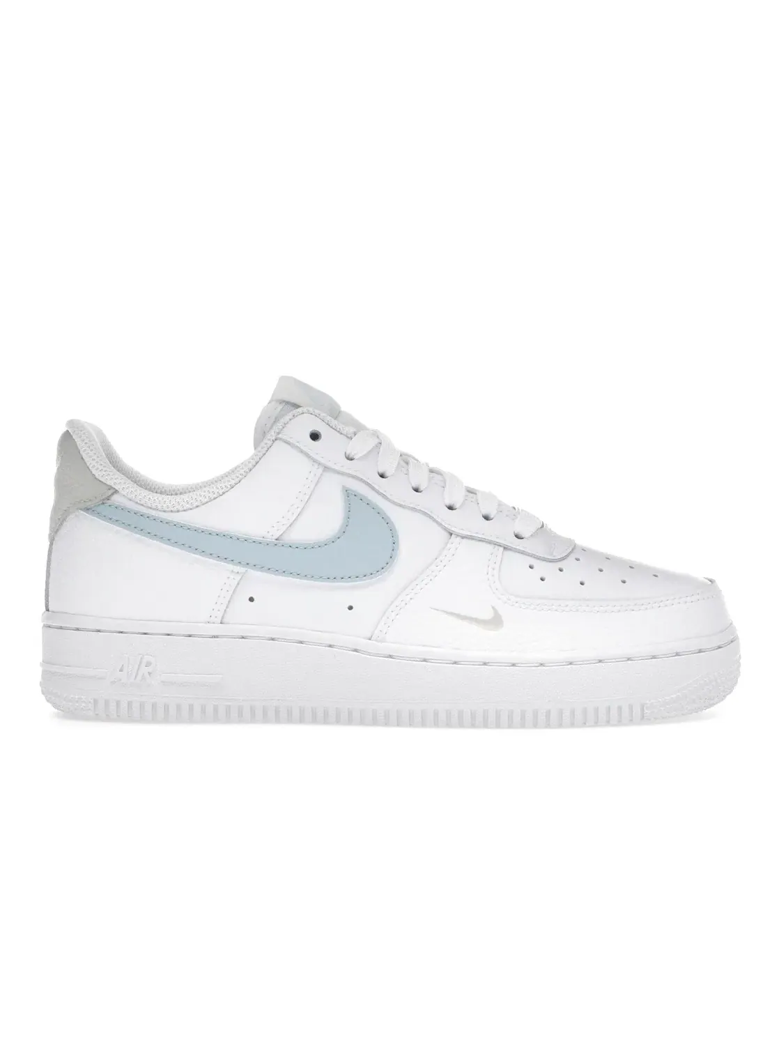 Женские кроссовки Lifestyle Nike Air Force 1 Low — изображение 1 из 4