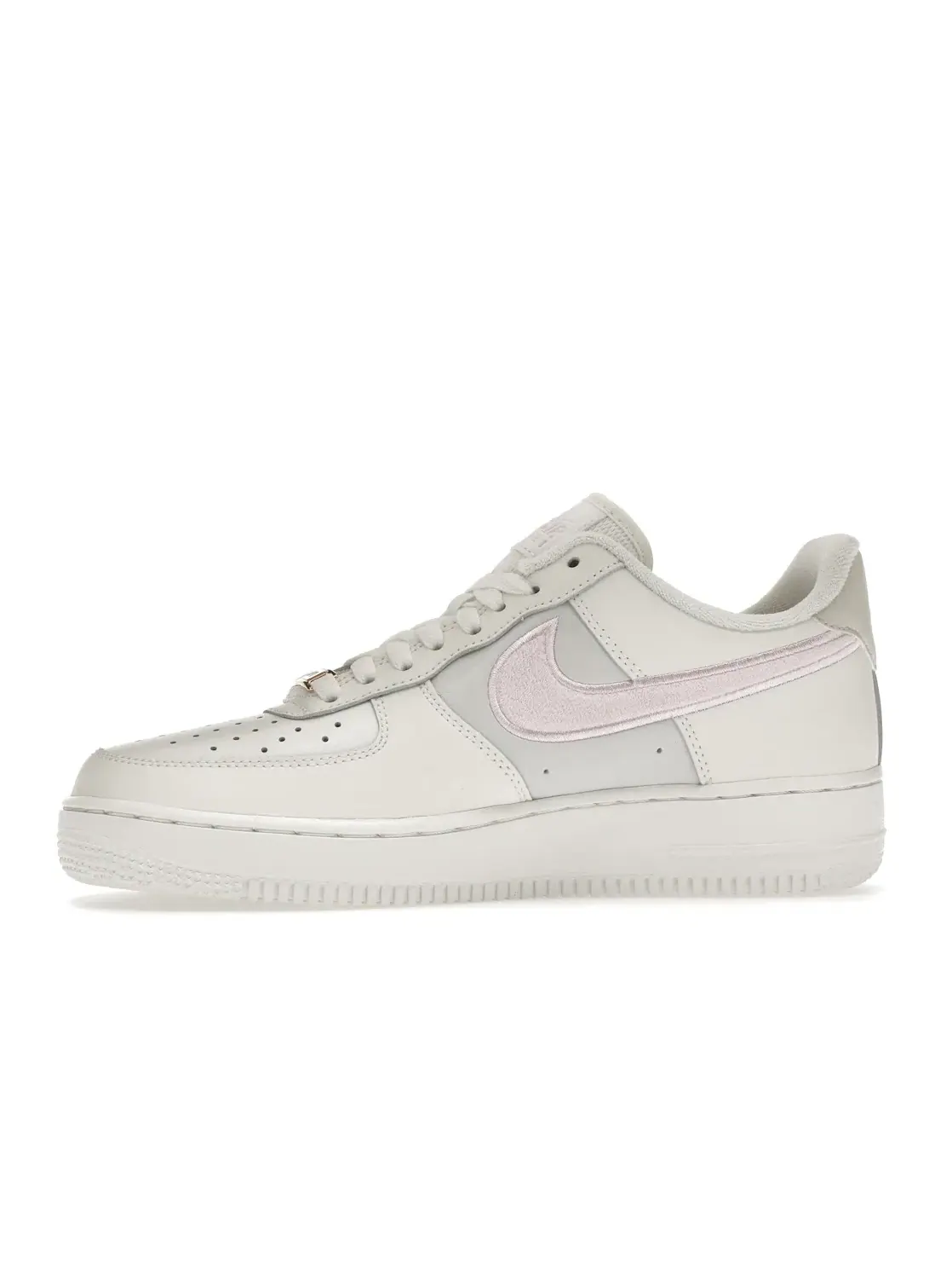 Женские кроссовки Nike Air Force 1 Low — изображение 3 из 4, белый/белый/розовый