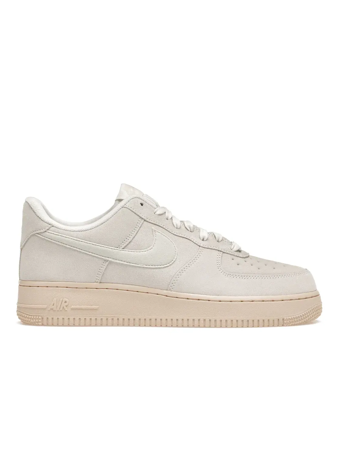 Мужские кроссовки Lifestyle с замшевым верхом Nike Air Force 1 Low — изображение 1 из 4, белый/белый-черный