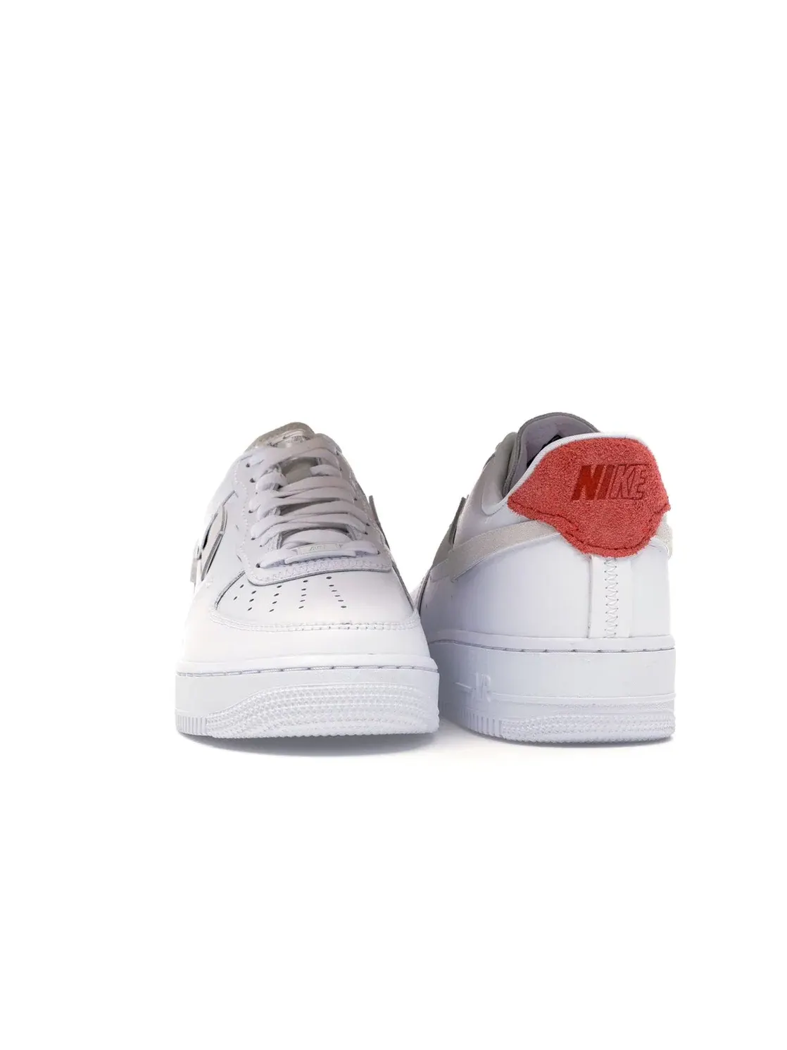 Женские кроссовки с асимметричным дизайном Nike Air Force 1 LX — изображение 2 из 4