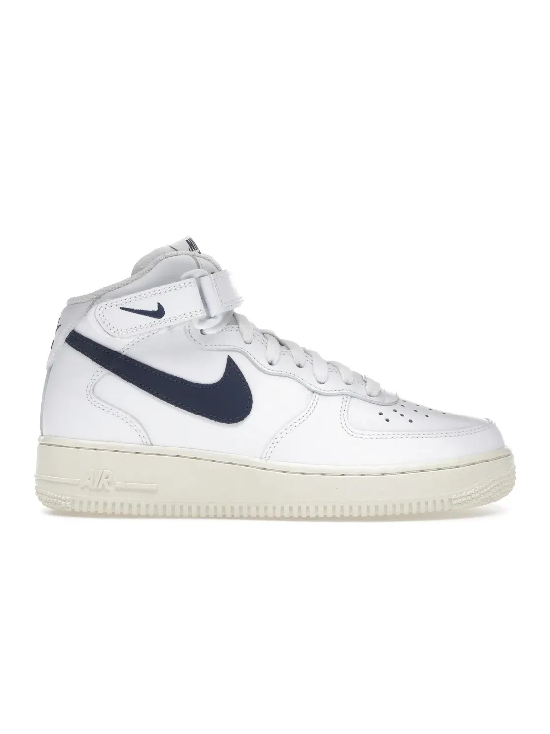 Женские кроссовки Lifestyle Nike Air Force 1 Mid '07 — изображение 1 из 4