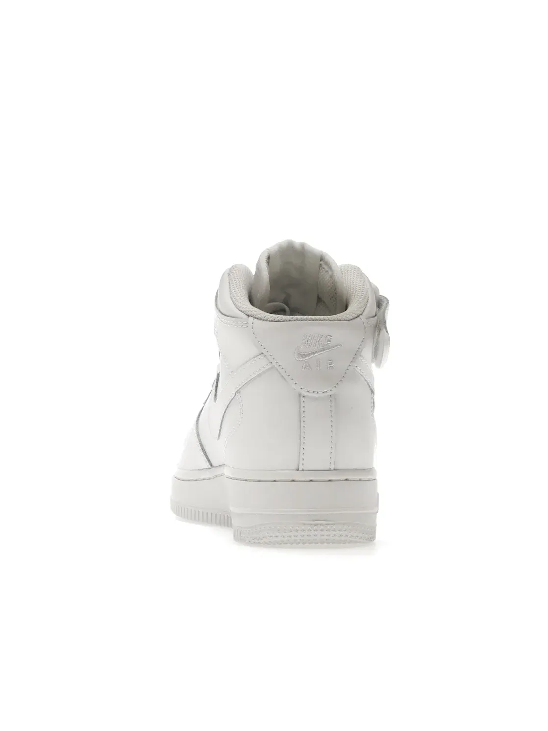 Детские кроссовки Lifestyle с перфорацией Nike Air Force 1 Mid LE — изображение 4 из 4, белый/белый/белый