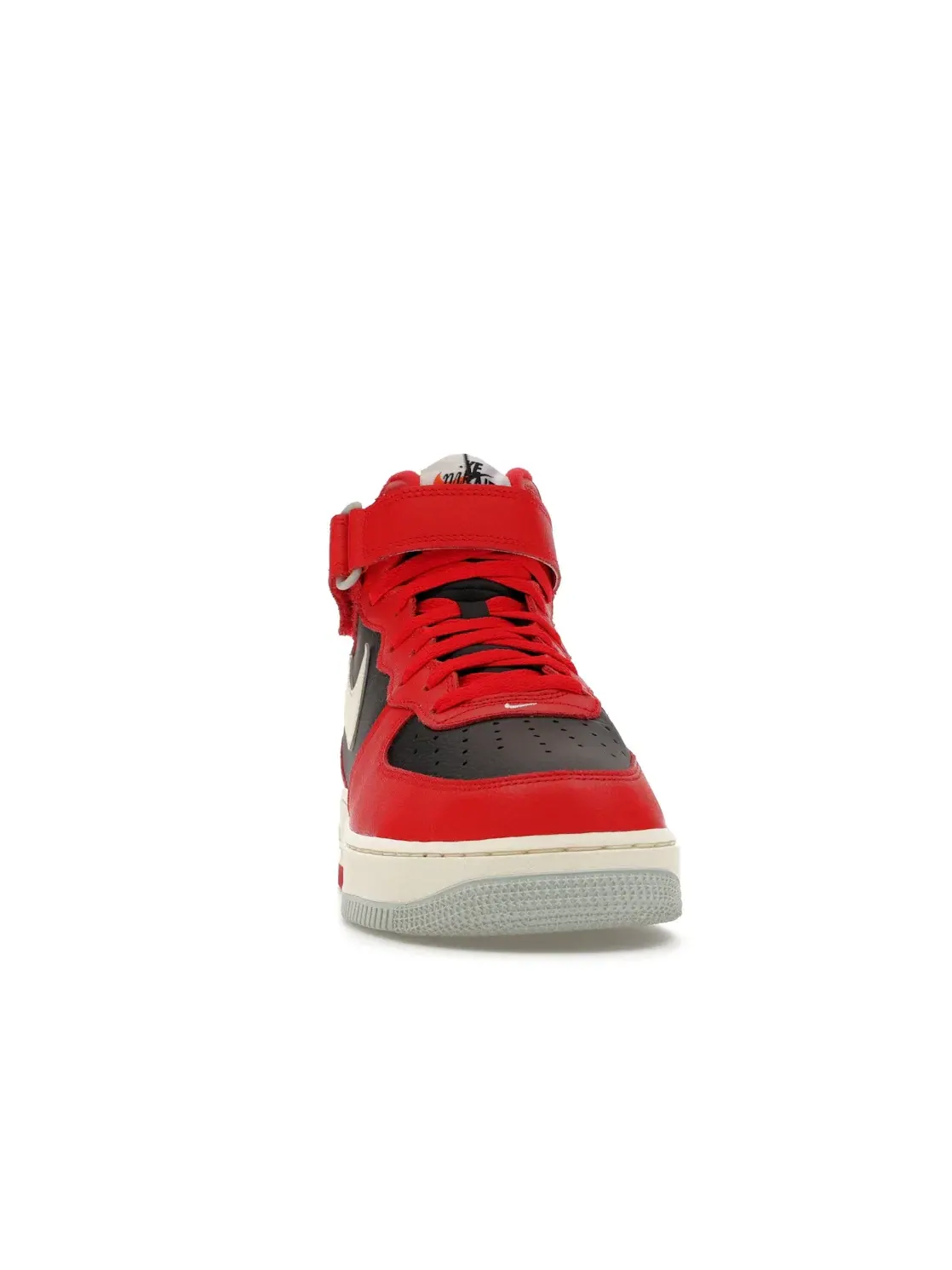 Мужские кроссовки высокие с дизайном Split Nike Air Force 1 Mid LV8 — изображение 2 из 4