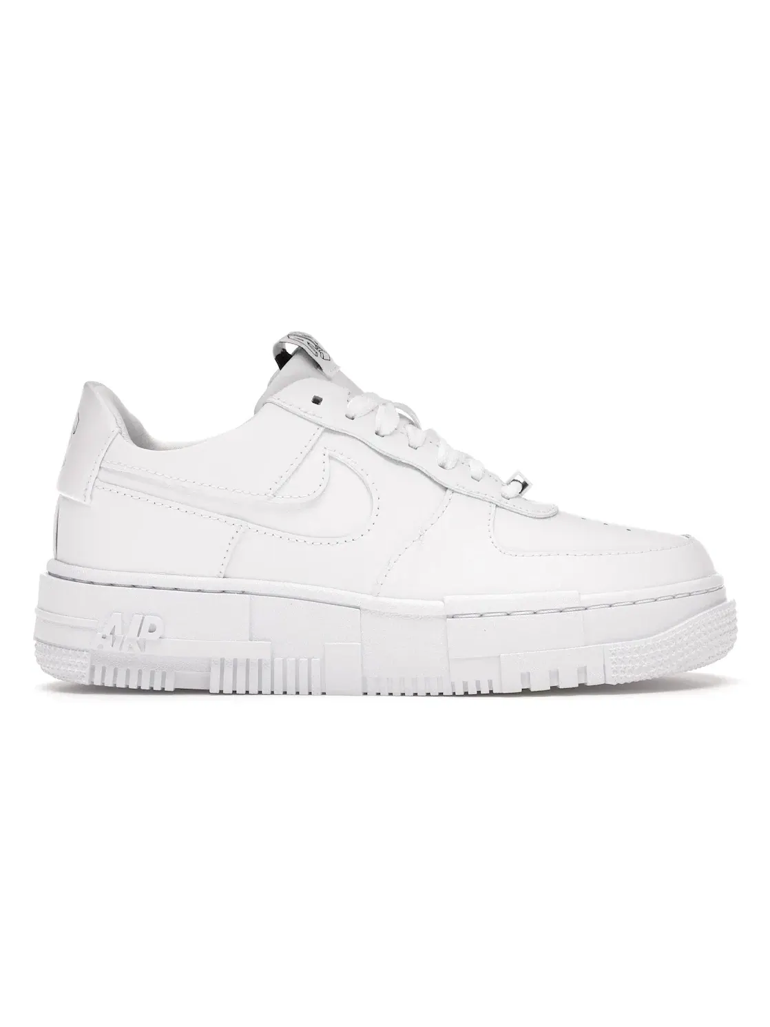 Женские кроссовки с перфорированным логотипом Nike Air Force 1 Low Pixel Nike — изображение 1 из 4, белый/белый-белый