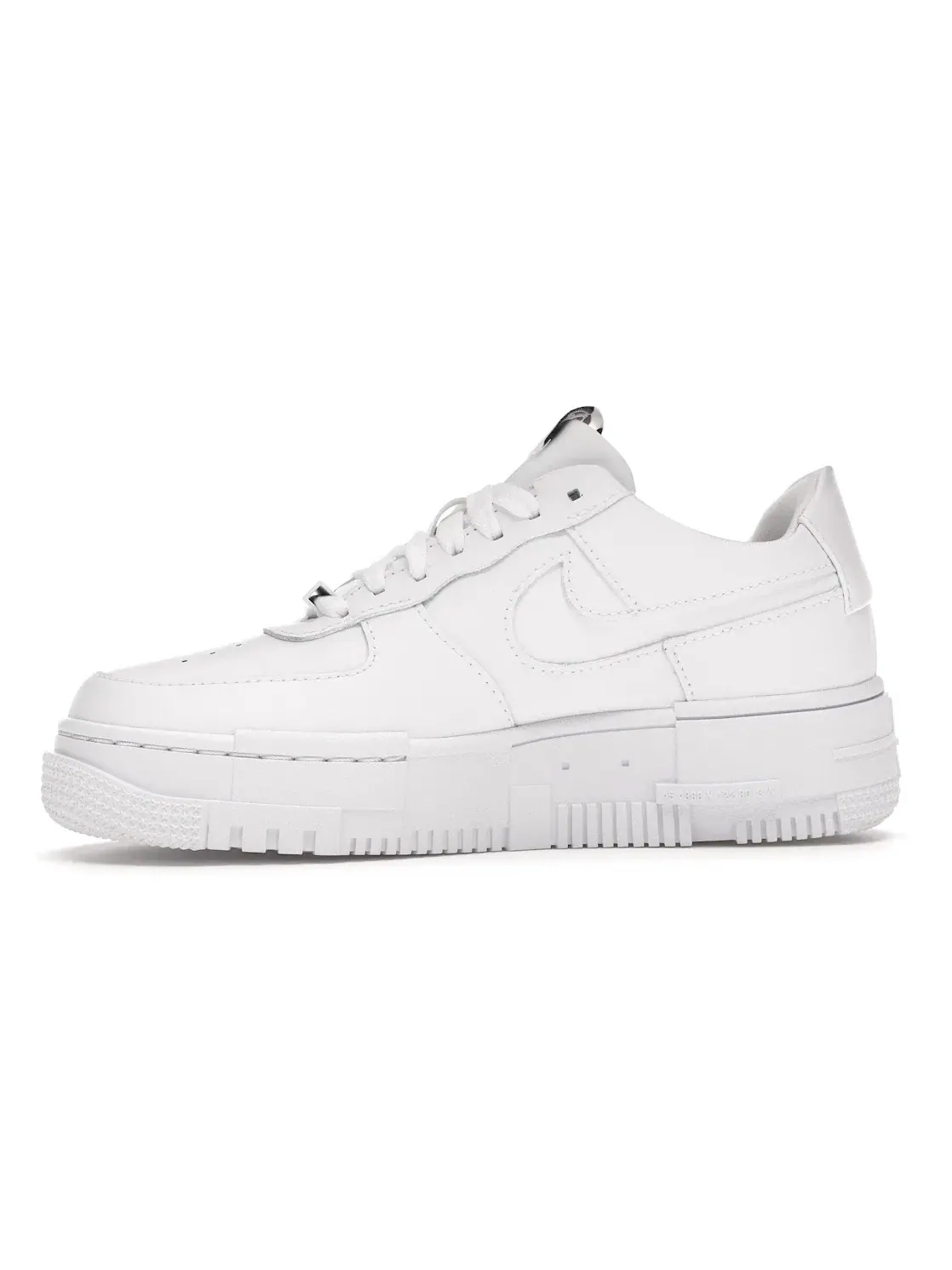 Женские кроссовки с перфорированным логотипом Nike Air Force 1 Low Pixel Nike — изображение 3 из 4, белый/белый-белый