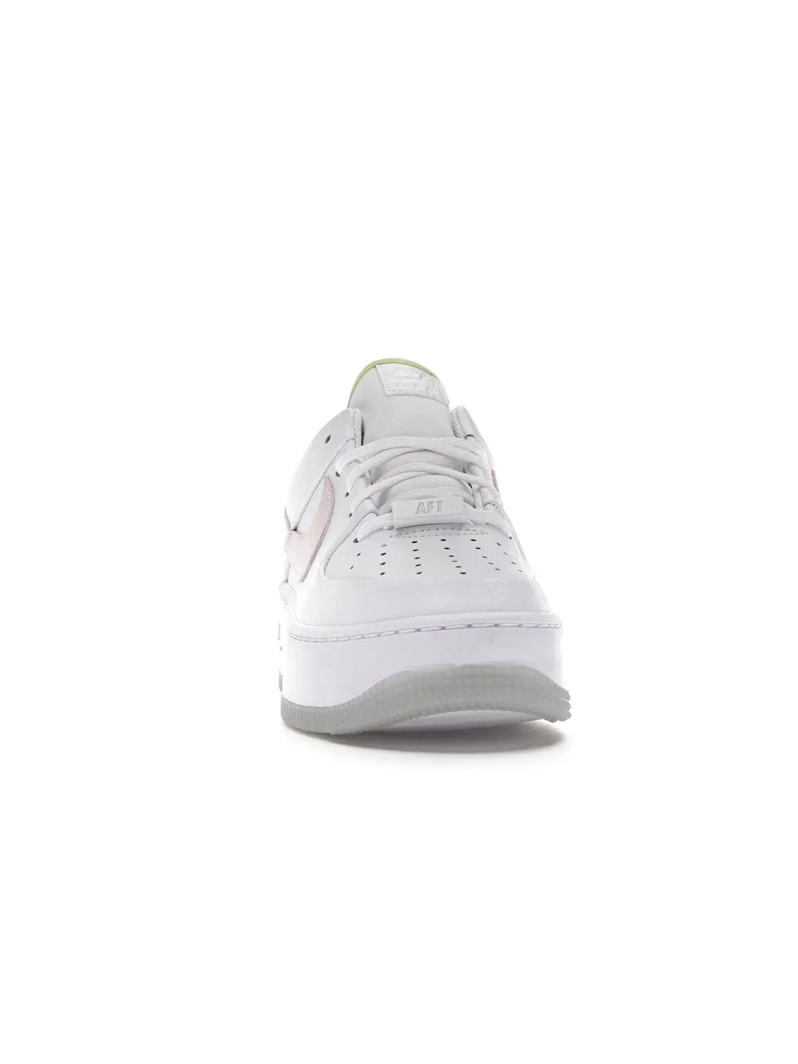 Женские кроссовки на платформе с перфорацией Nike Air Force 1 Sage Low — изображение 2 из 4