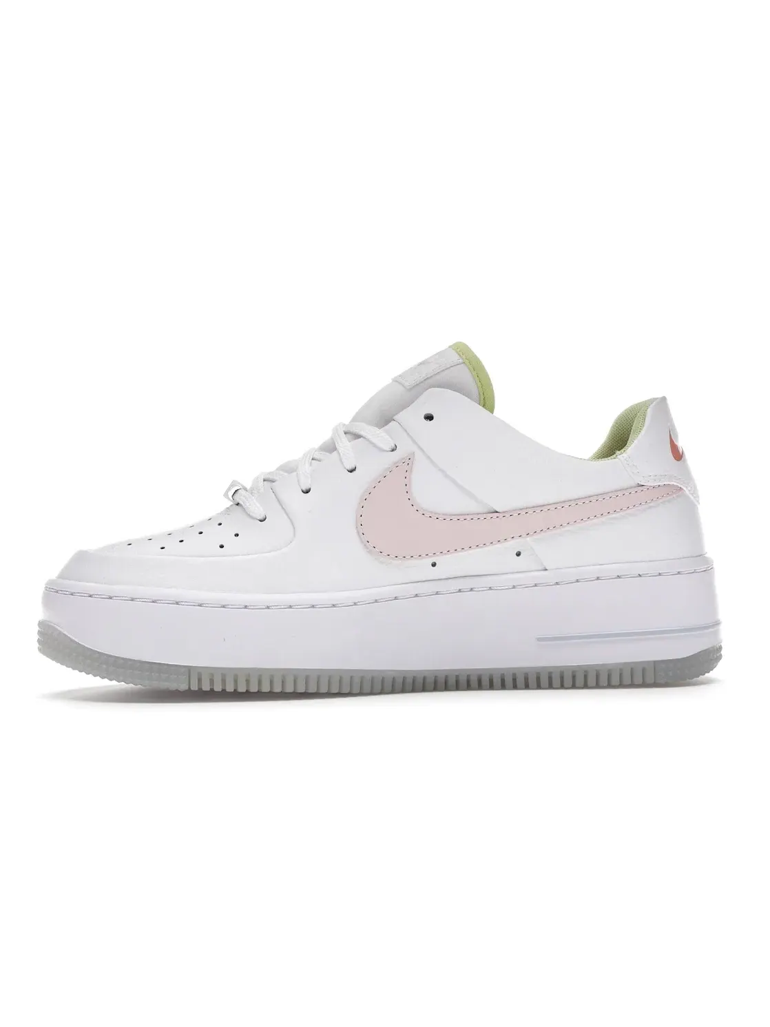 Женские кроссовки на платформе с перфорацией Nike Air Force 1 Sage Low — изображение 3 из 4