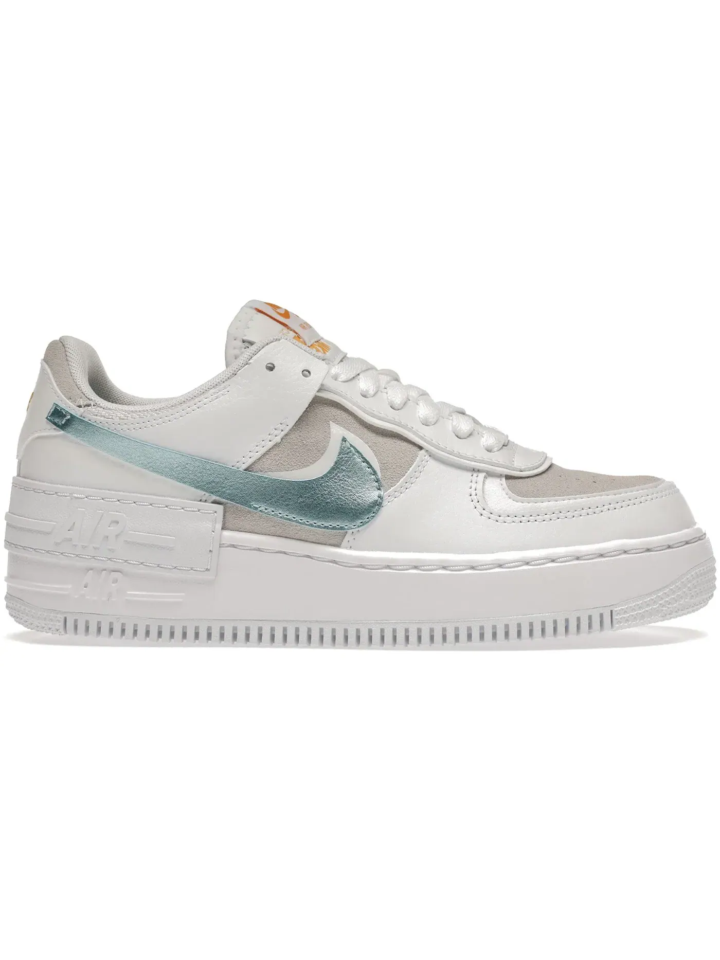 Женские кроссовки с перфорацией Nike Air Force 1 Low Shadow — изображение 1 из 1, белый/серый-золотистый