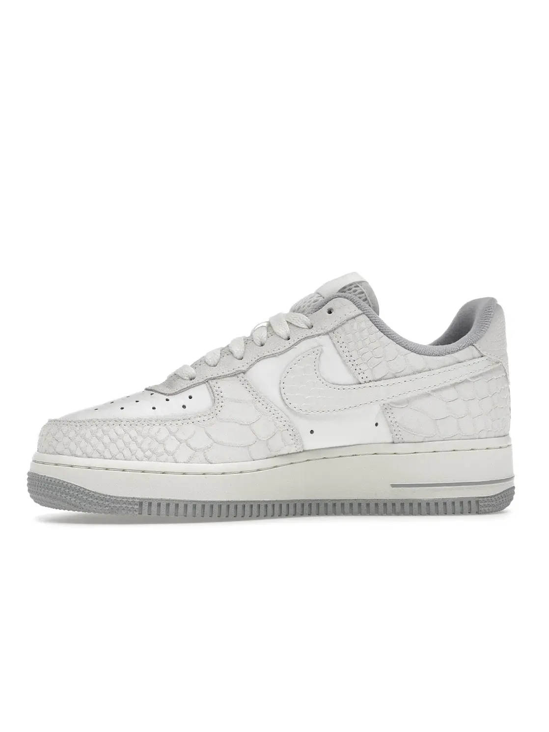 Женские кроссовки Lifestyle с принтом Air Force 1 Low '07 Nike — изображение 3 из 4, белый/белый--серый