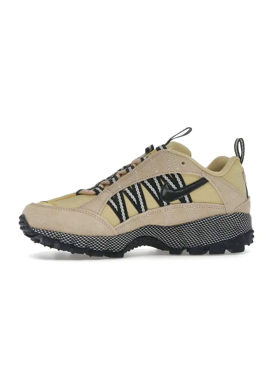 Женские кроссовки Lifestyle Nike Air Humara — изображение 3 из 4, золотистый//черный