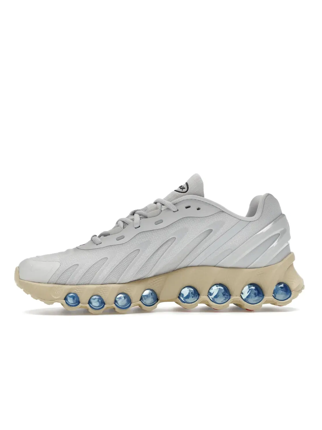 Мужские кроссовки Lifestyle Nike Air Max Dn8 — изображение 3 из 4, золотистый/черный