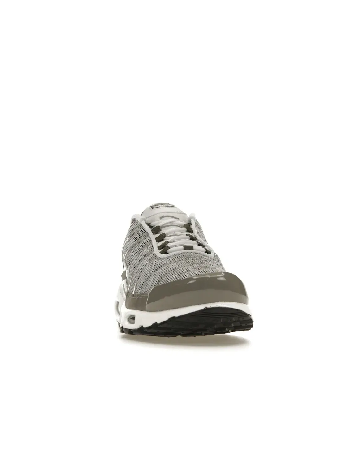 Мужские кроссовки с металлическим отливом Nike Air Max Plus — изображение 2 из 4, белый--черный
