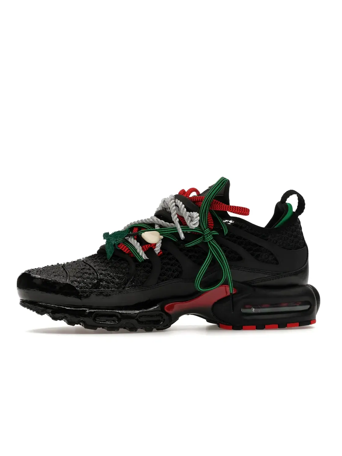 Мужские кроссовки Lifestyle с волнообразными накладками Nike Air Max Plus — изображение 3 из 4, черный/зеленый/красный