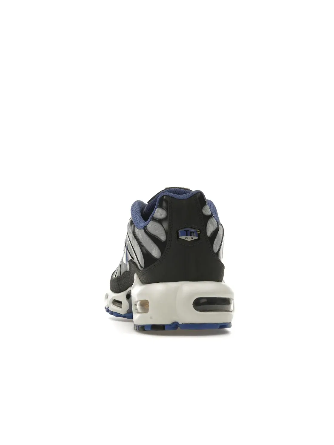 Мужские кроссовки с принтом Nike Air Max Plus Social F.C. — изображение 4 из 4, серый/черный