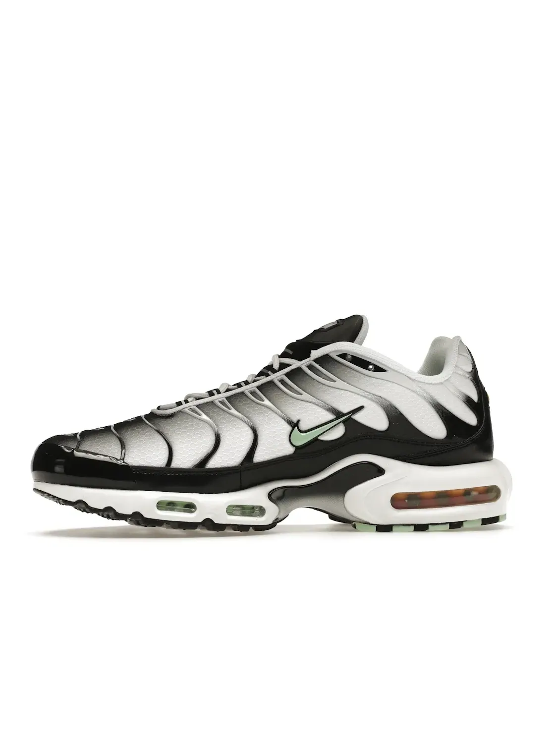 Мужские кроссовки Lifestyle Nike Air Max Plus — изображение 3 из 4, белый/черный-зеленый