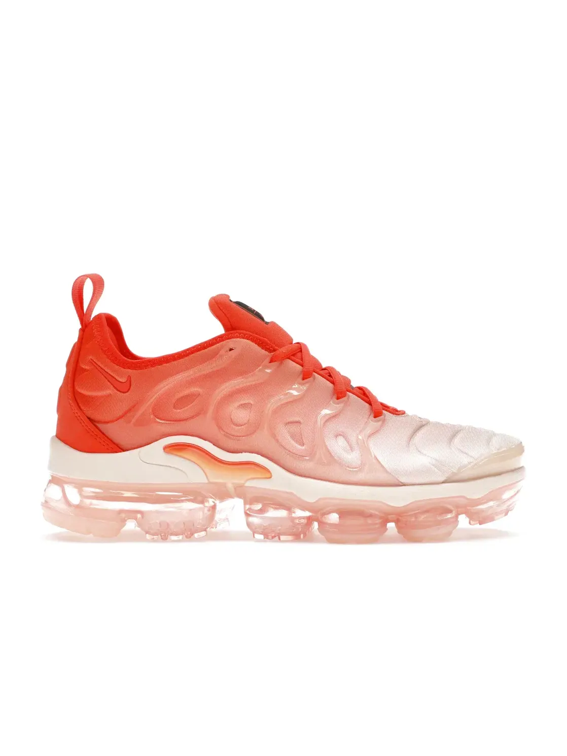 Женские кроссовки Lifestyle Nike Air VaporMax Plus — изображение 1 из 4, черный//оранжевый