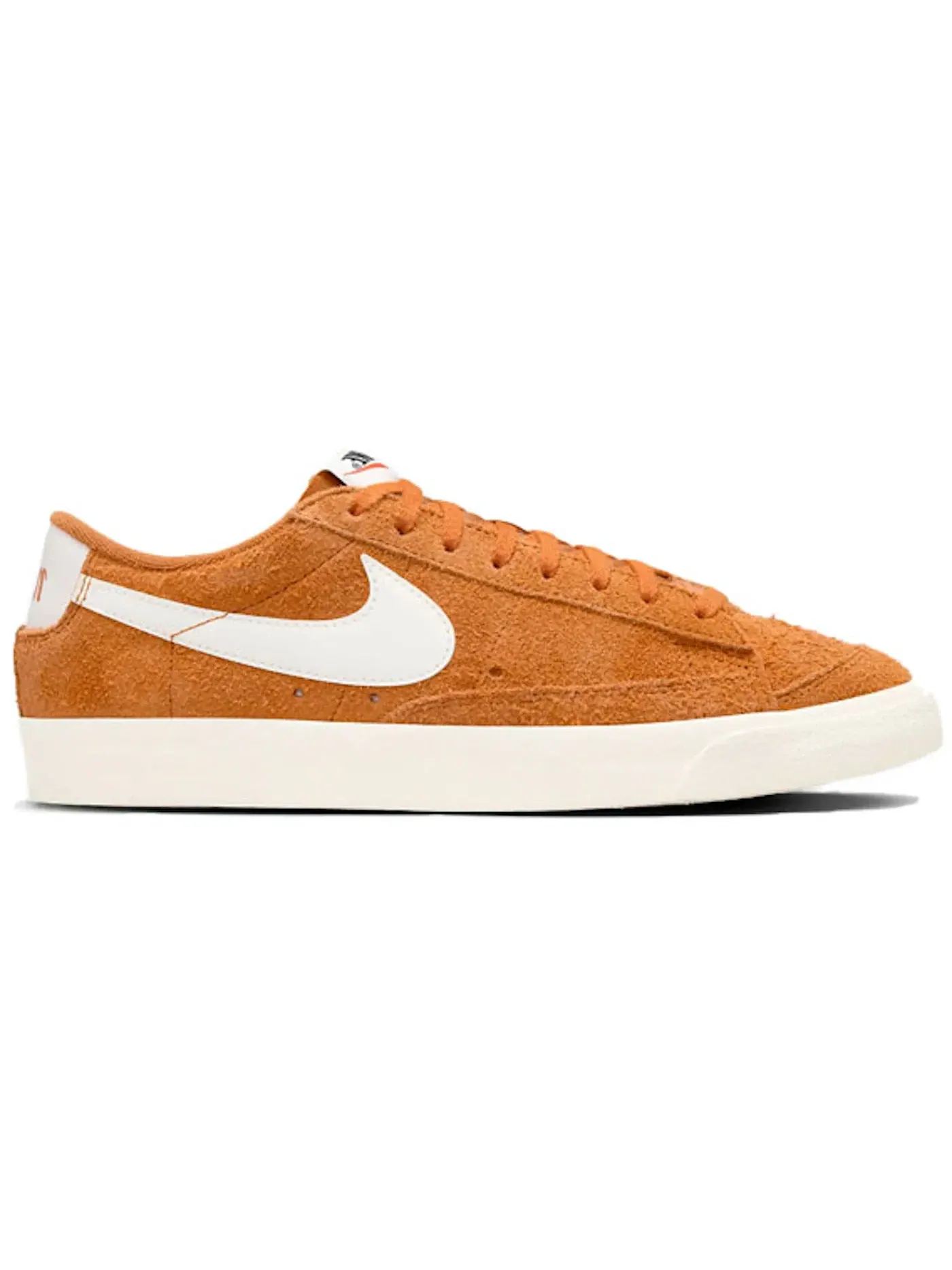 Женские кроссовки для повседневной носки Nike Blazer Low 77 Nike, Monarch/Coconut Milk/Dark Russet/Sail — изображение 1 из 1