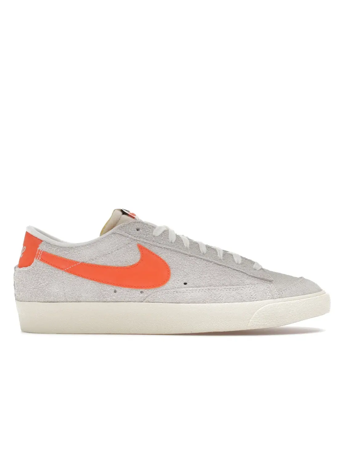 Мужские кроссовки Lifestyle Nike Blazer Low '77 PRM — изображение 1 из 4, белый//черный/оранжевый