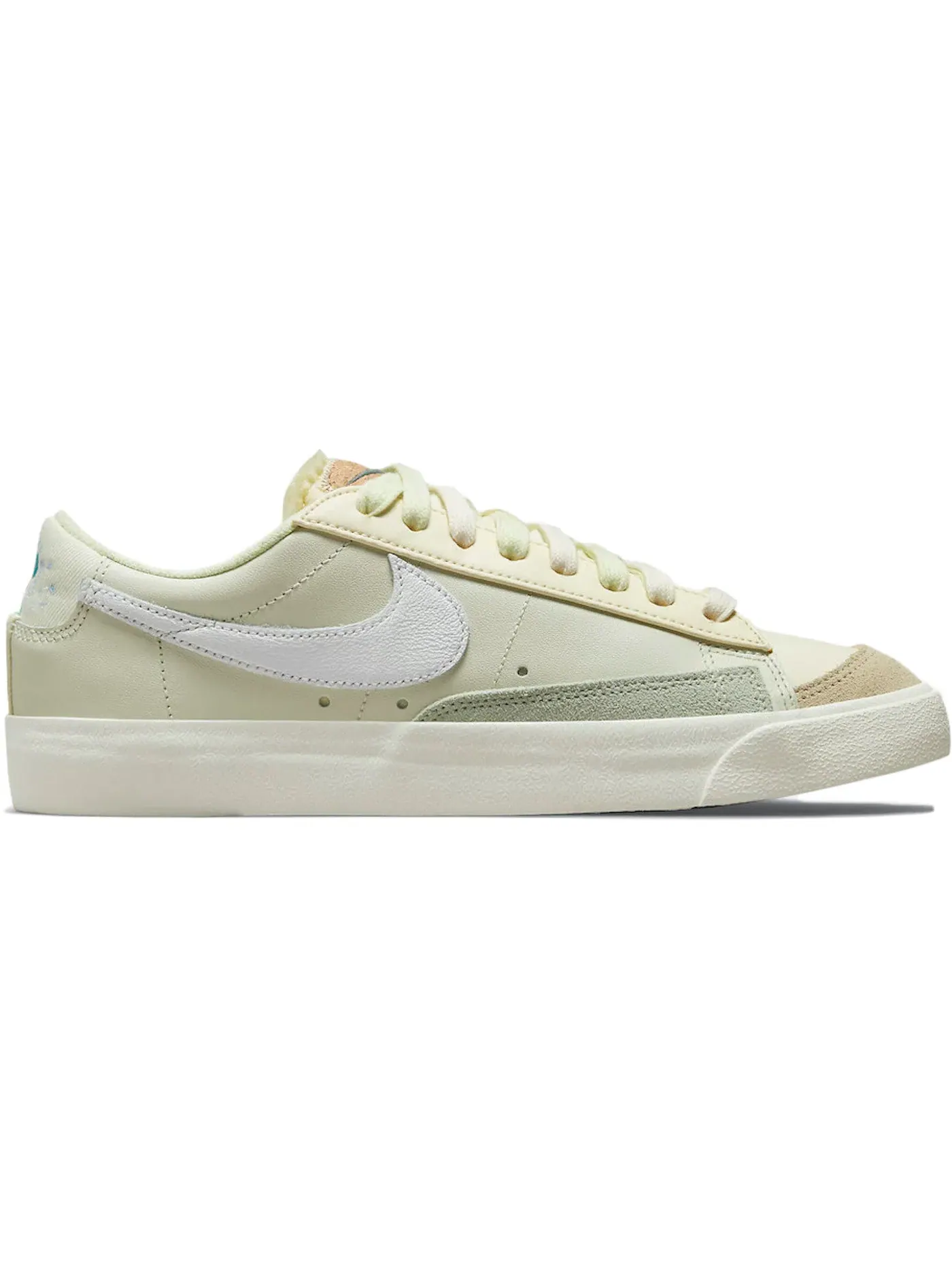 Женские кроссовки с ретро-дизайном Nike Blazer Low 77 — изображение 1 из 1, белый