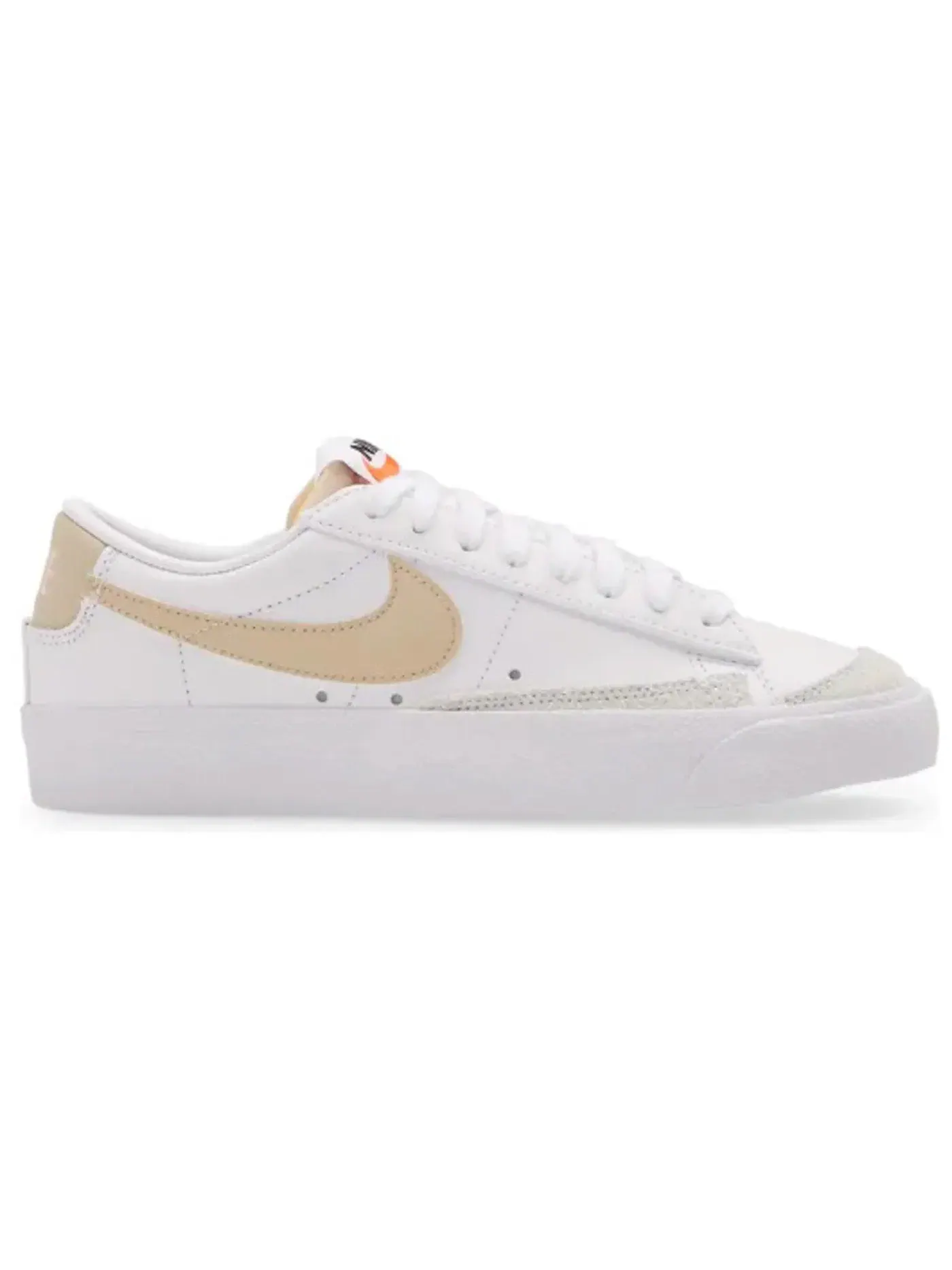 Женские кроссовки с низким профилем Nike Blazer Low 77 — изображение 1 из 1, белый/бледный/черный