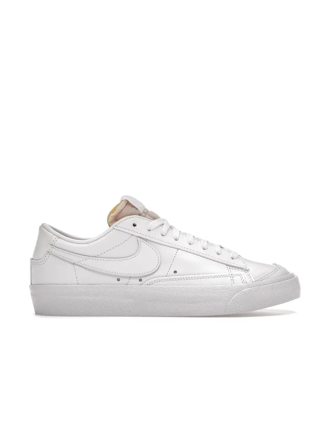 Женские кроссовки кожаные Nike Blazer Low 77 — изображение 1 из 4, белый/белый/белый