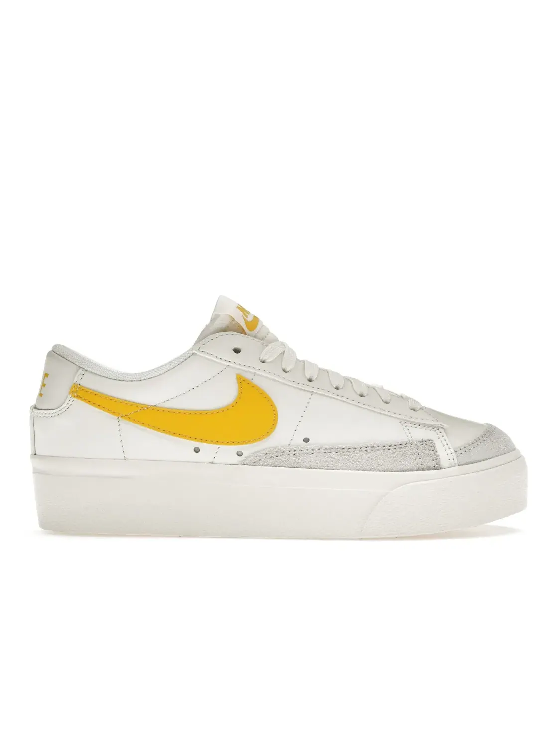 Женские кроссовки с платформой Nike Blazer Low Platform Nike, Sail/Vivid Sulfur — изображение 1 из 4