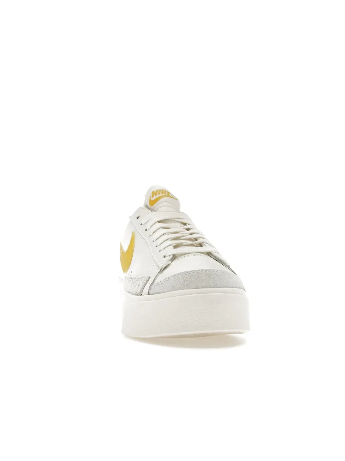 Женские кроссовки с платформой Nike Blazer Low Platform Nike, Sail/Vivid Sulfur — изображение 2 из 4
