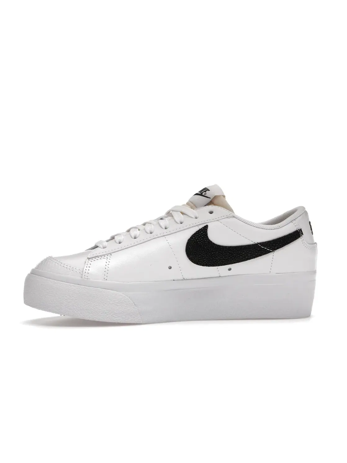 Женские кроссовки с платформой Nike Blazer Low Platform — изображение 3 из 4, белый/черный-натуральный