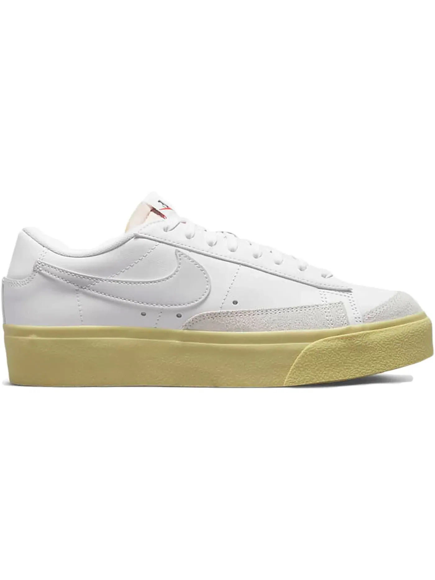 Женские кроссовки с платформой Nike Blazer Low Platform — изображение 1 из 1, белый черный белый