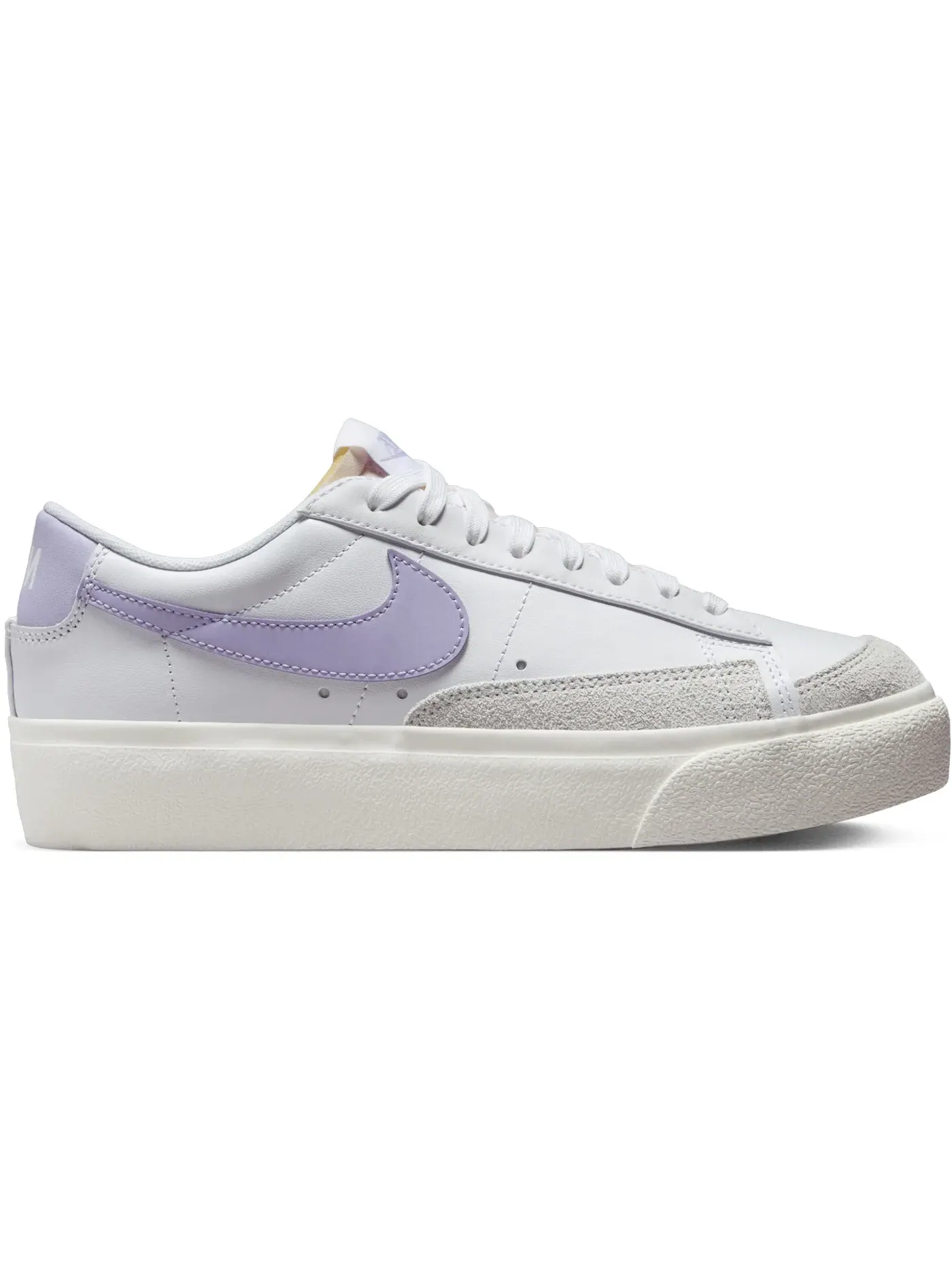 Женские кроссовки с платформой Nike Blazer Low Platform Nike — изображение 1 из 1, белый