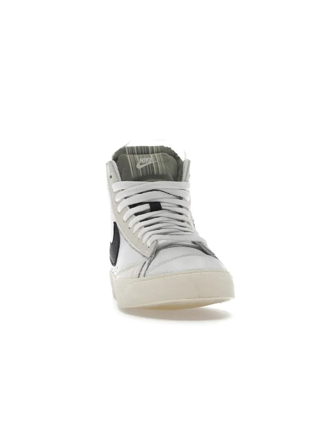 Женские кроссовки с длинным язычком Nike Blazer Mid 77 — изображение 2 из 4, белый/натуральный-черный