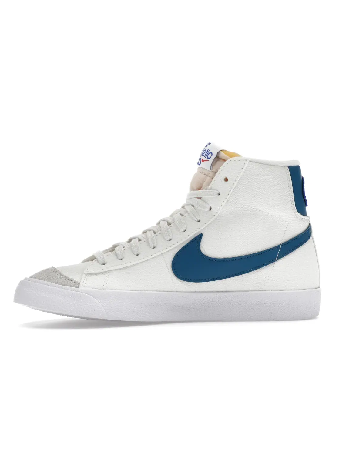 Женские кроссовки с длинным язычком Nike Blazer Mid 77 — изображение 3 из 4, белый