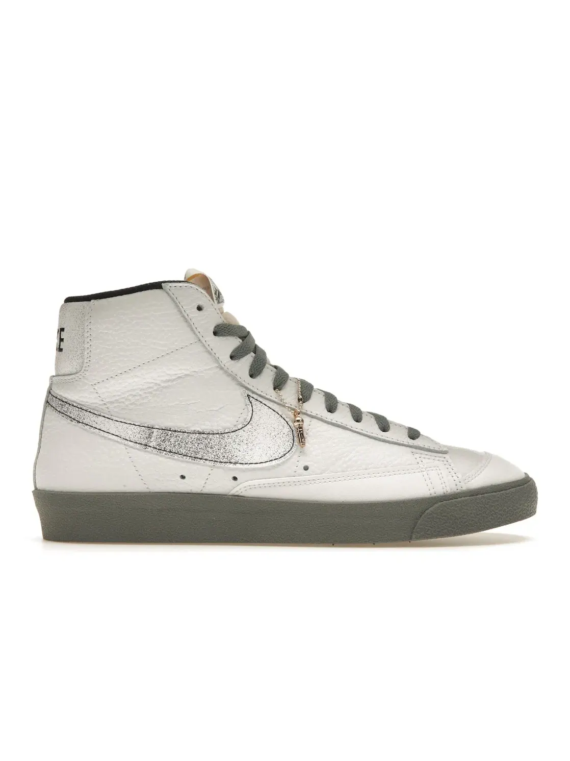 Мужские кроссовки с высоким верхом Nike Blazer Mid 77 — изображение 1 из 4, белый/серый/черный/белый