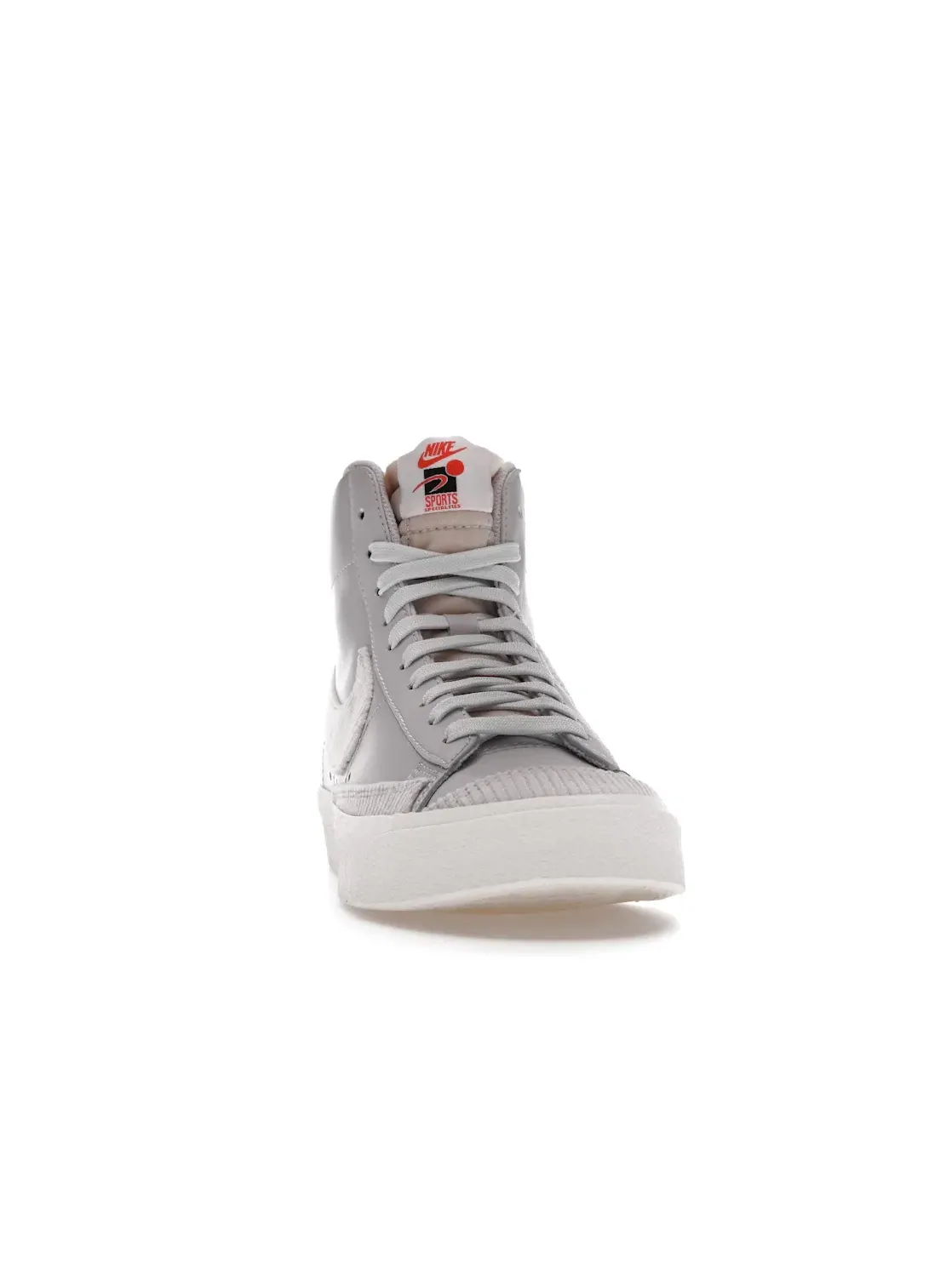 Мужские кроссовки для активного отдыха Nike Blazer Mid 77 EMB — изображение 2 из 4