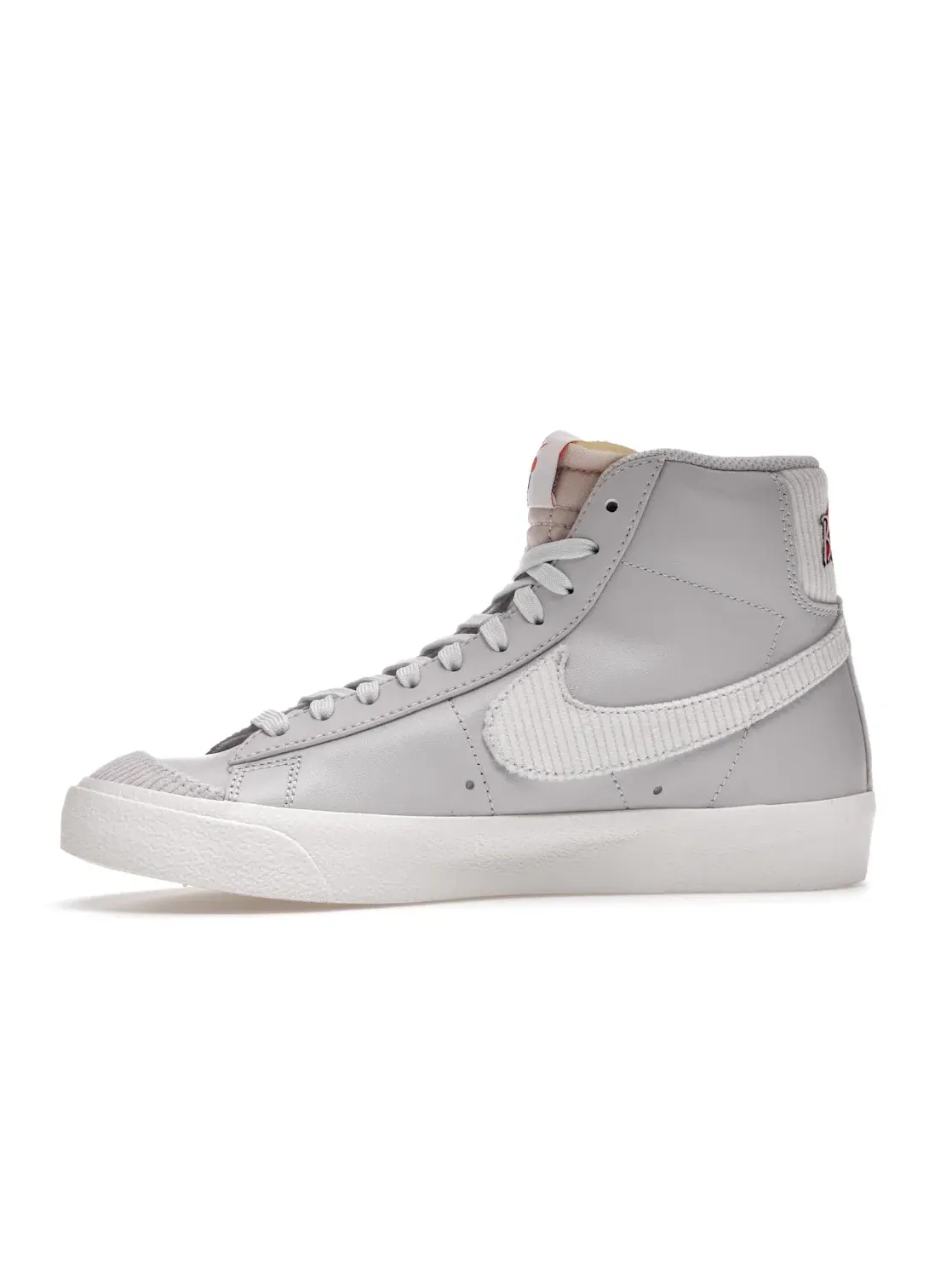 Мужские кроссовки для активного отдыха Nike Blazer Mid 77 EMB — изображение 3 из 4