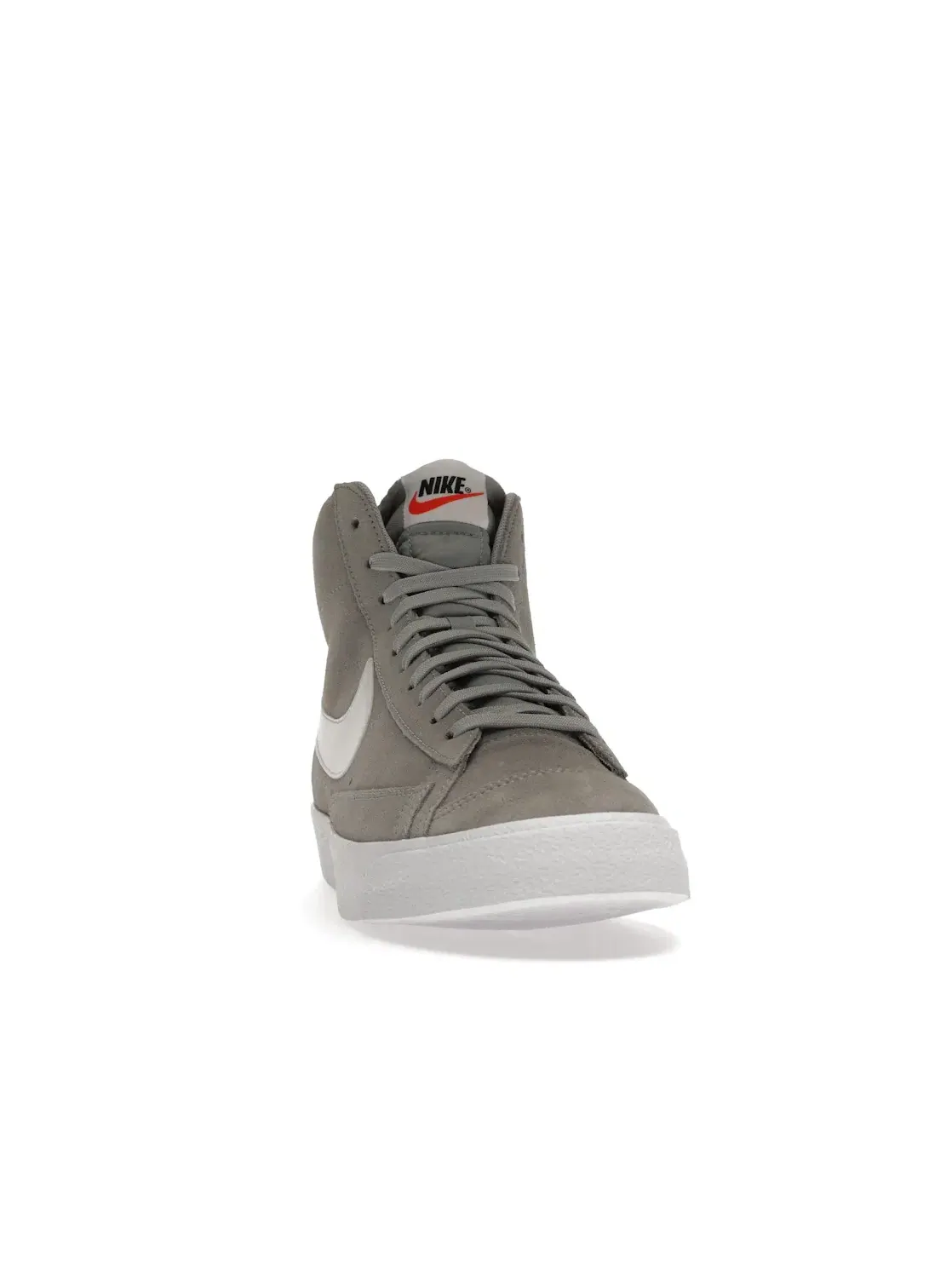 Мужские кроссовки в ретро-стиле Nike Blazer Mid 77 — изображение 2 из 4