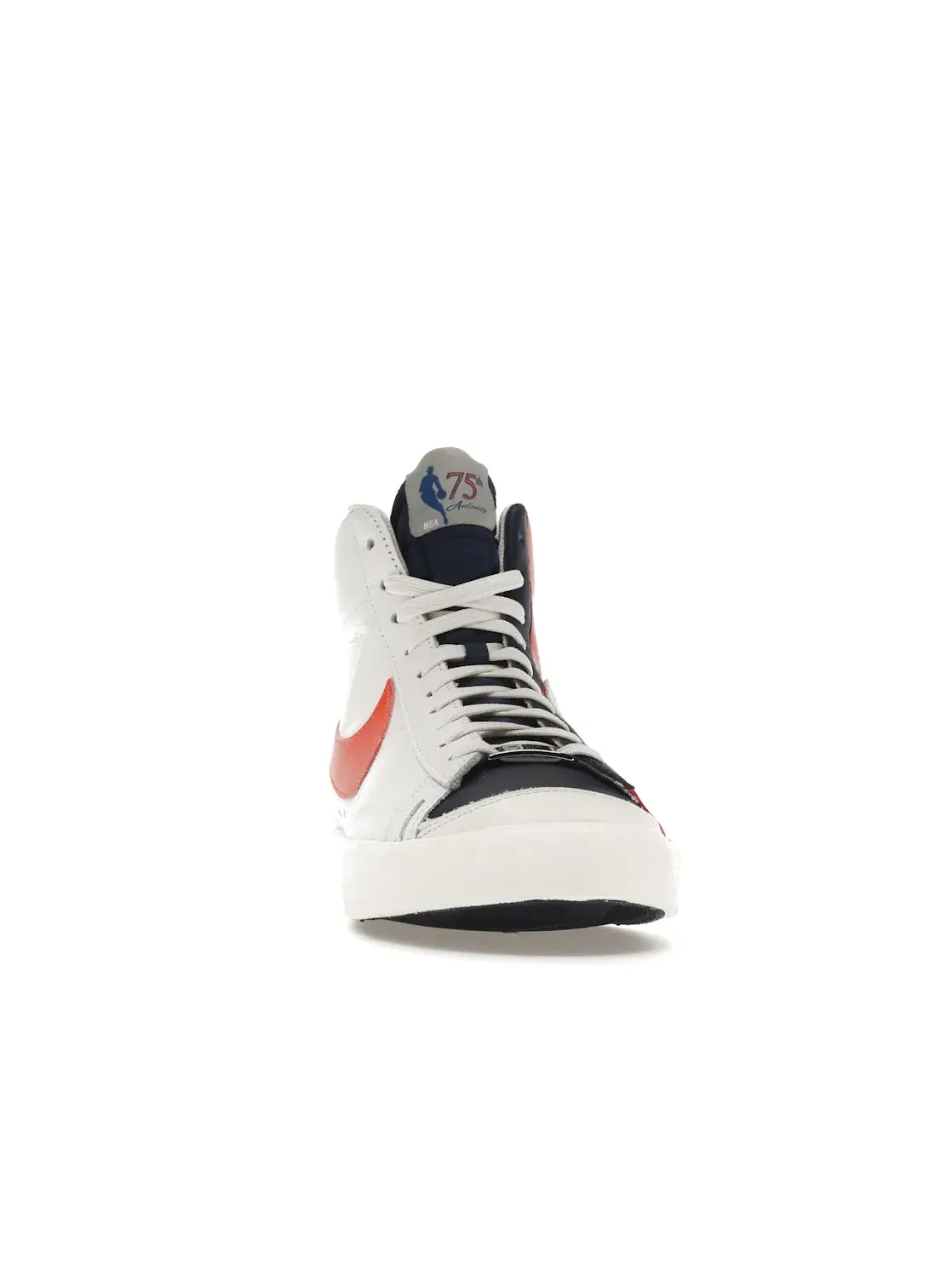 Мужские кроссовки Lifestyle с белой кожаной верхней частью Nike Blazer Mid 77 Nike — изображение 2 из 4