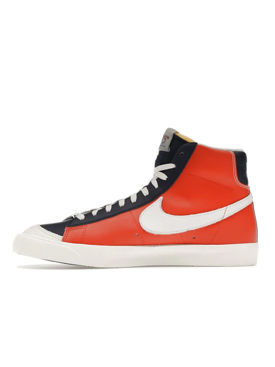 Мужские кроссовки Lifestyle с белой кожаной верхней частью Nike Blazer Mid 77 Nike — изображение 3 из 4