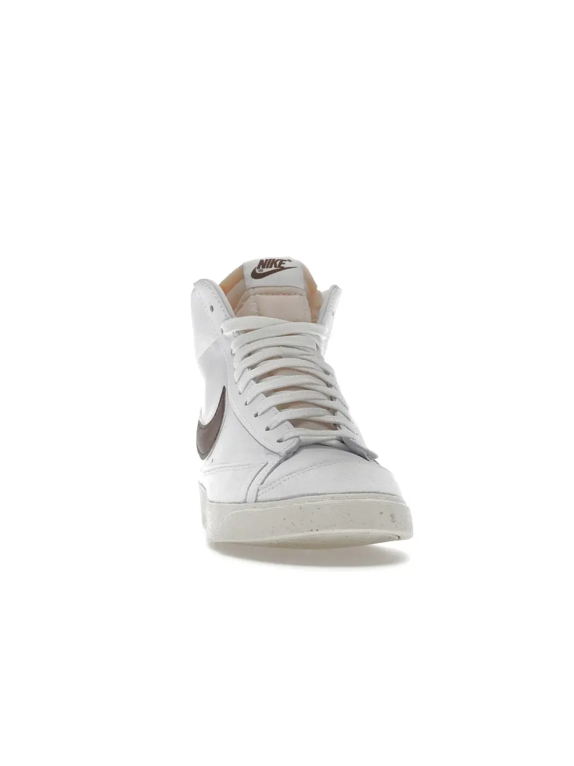 Женские кроссовки Lifestyle с принтом Nike Blazer Mid 77 — изображение 2 из 4, белый черный