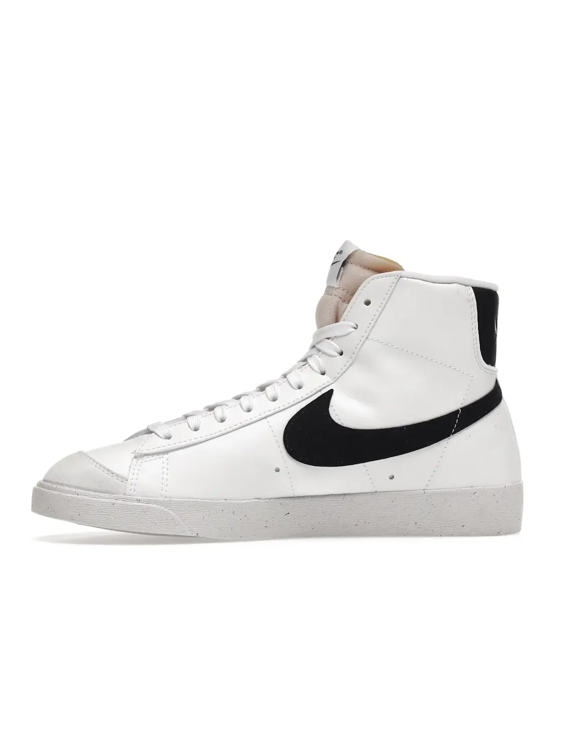 Женские кроссовки с замшевыми накладками Nike Blazer Mid 77 — изображение 3 из 4, белый/черный