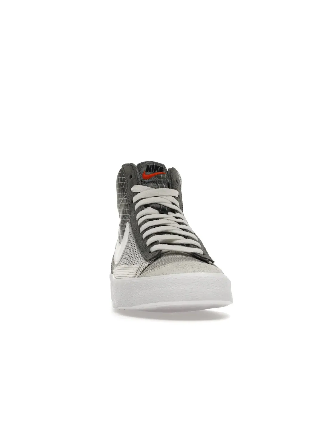 Мужские кроссовки Lifestyle с винтажным дизайном Nike Blazer Mid 77 Nike — изображение 2 из 4, серый/белый-серый