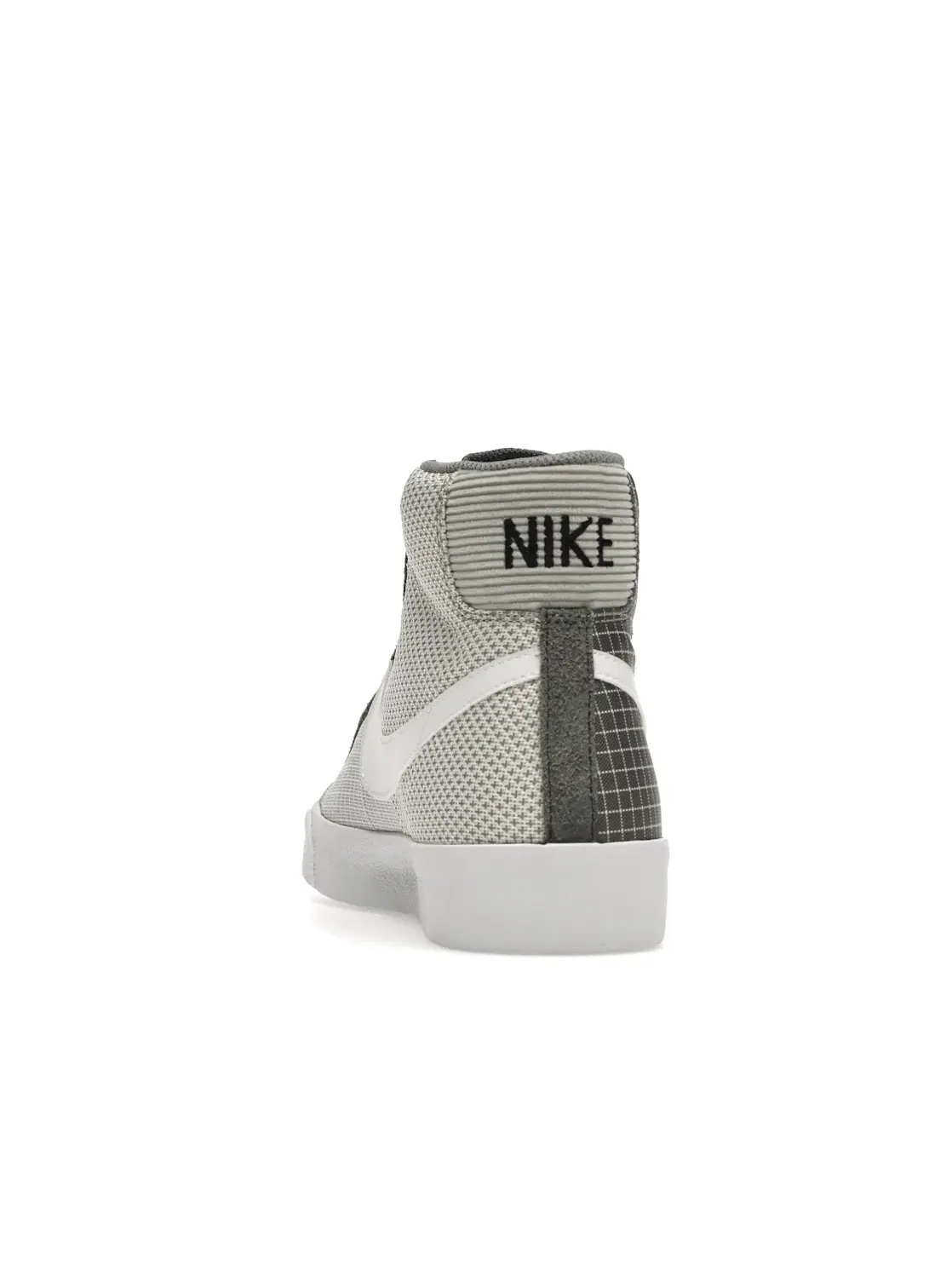 Мужские кроссовки Lifestyle с винтажным дизайном Nike Blazer Mid 77 Nike — изображение 4 из 4, серый/белый-серый